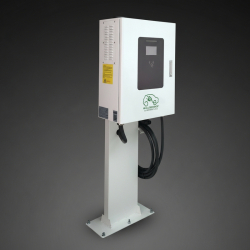 Borne de recharge rapide 40 kW sur poteau avec coffret métallique et ventilation latérale