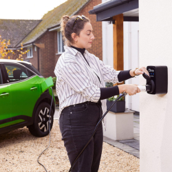 usage-ohme-borne-de-recharge-epod-7-kw-triphase-type2-4g-integre-delestage-inclus